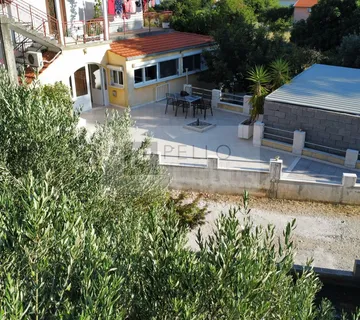 Trosobni stan s okućnicom u Vignju - Viganj, Orebić