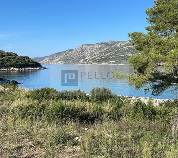 Korčula – osamljena uvala, zemljište uz plažu, prvi red do mora - cover