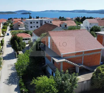 Orebić kuća 235 m2 -500 m od mora - 3 ETAŽE