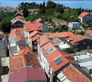 Tradicionalna kamena kuća u nizu kuća(TRPANJ) - cover