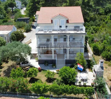 Apartmanska kuća u Lumbardi (70 m udaljena od mora) - cover