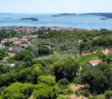 Kapetansko imanje u Orebiću(Građevinsko zemljište + 2 kuće)
