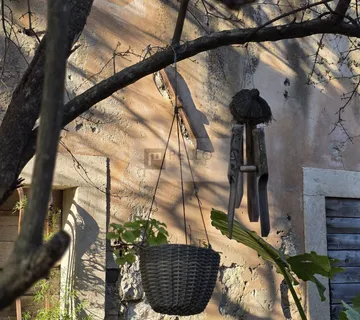 Kamena kuća za rekonstrukciju s okućnicom – Pelješac, Stanković - cover