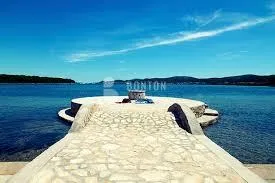 PAŠMAN-KRAJ-NAMJEŠTENI APARTMAN - cover