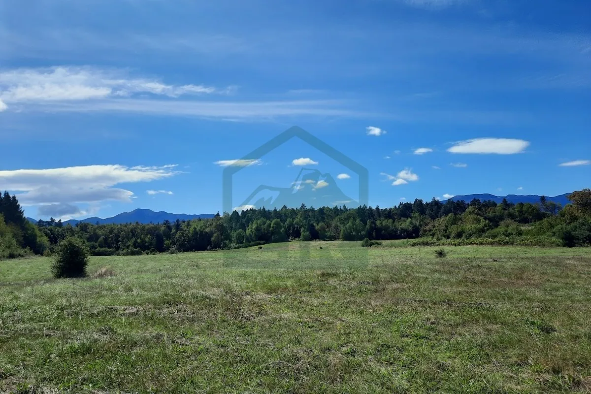 Poljoprivredno zemljište Gospić, 11104 m² - cover