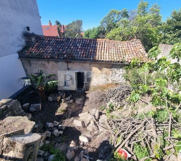 Crikvenica, kamena kuća i garaža na top lokaciji - cover