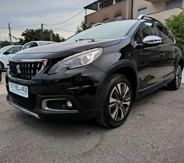 Peugeot 2008 1.2 110 ks,ALLURE, AUTOMATIK, SERVISNA, JAMSTVO, REG. 1 G - Zagreb