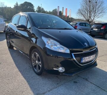 Peugeot 208 1,2 VTi - cover