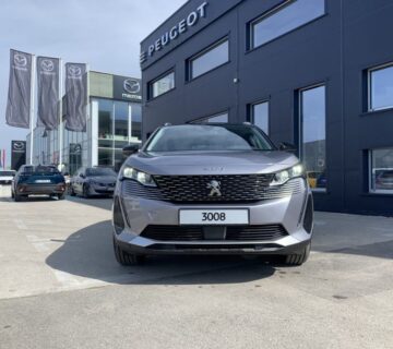 PEUGEOT 3008 1,5 ROADTRIP BlueHDi 130 EAT8 DOSTUPNO ODMAH - cover