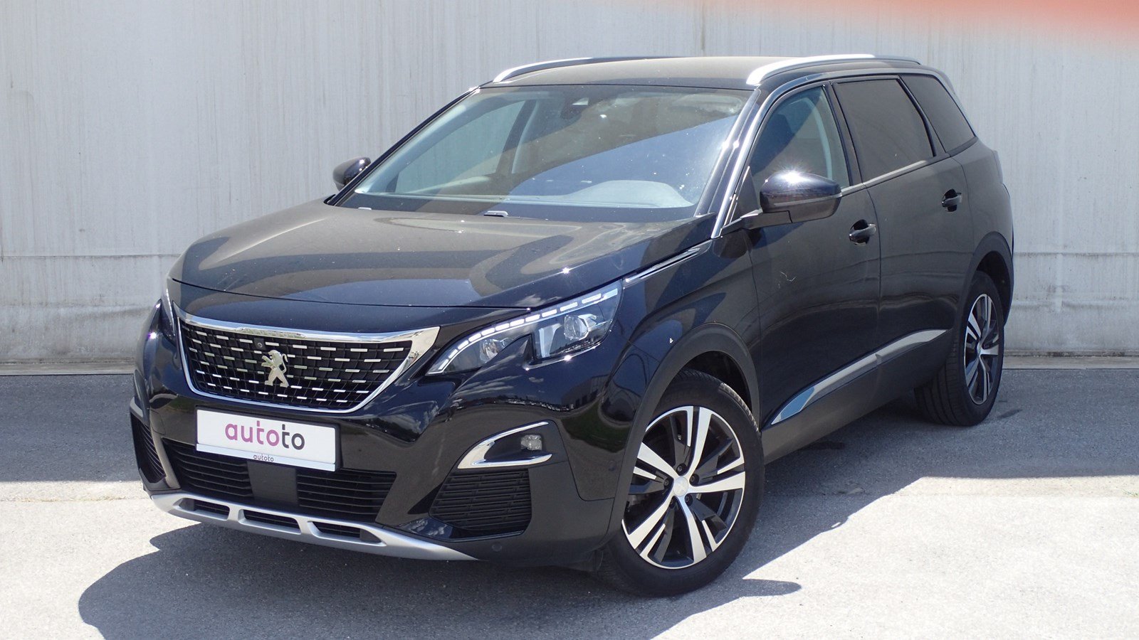 peugeot-5008-15-hdi-automatic-7-sjedala-diesel-rab-638567383864613848_1600_900