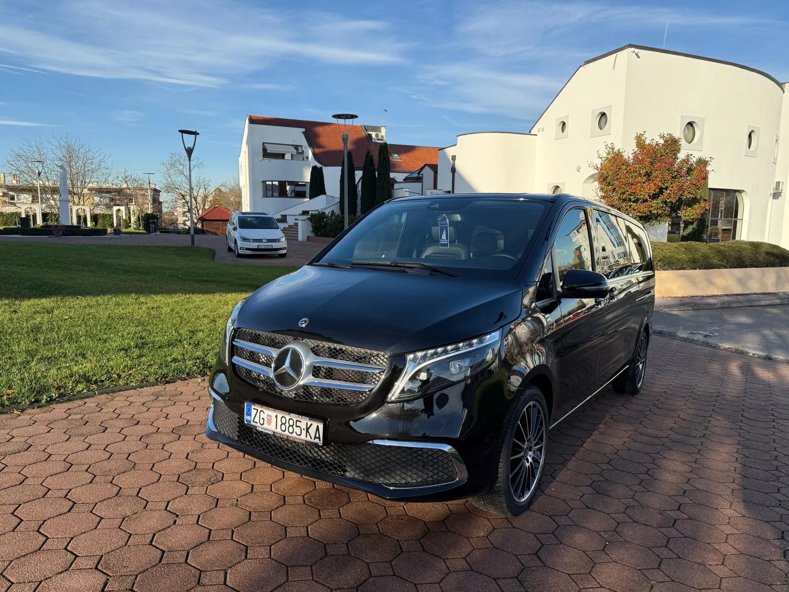 Mercedes-Benz V-klasa 300 D, cijena je s PDV-om - cover