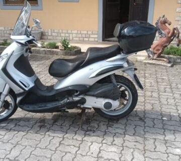 Piaggio BEVERLY 244 cm3, 2006 god. - cover