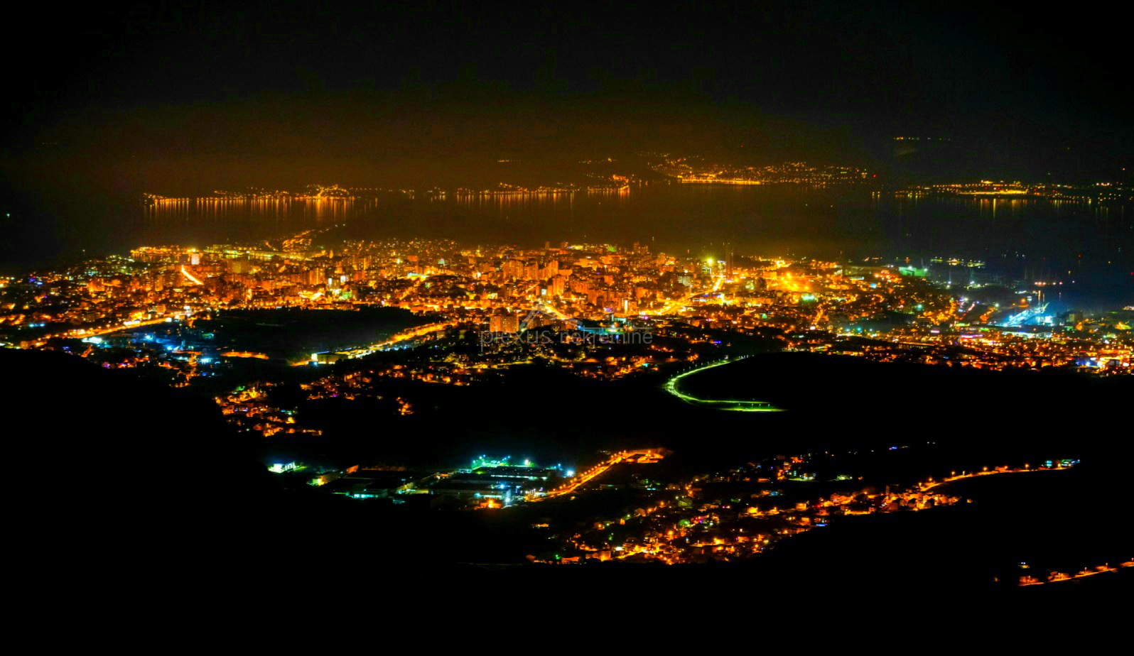 Građevinsko zemljište s pogledom na more: Sitno Gornje, 2216 m2 - cover