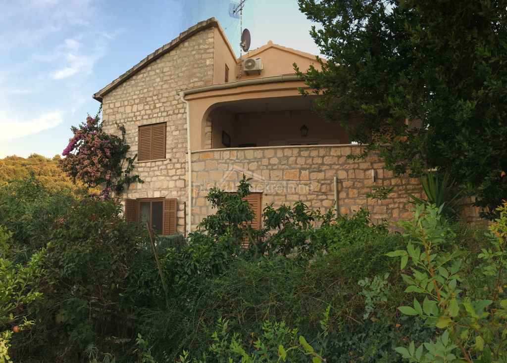 Samostojeća kuća - villa s bazenom: Brač, Splitska 232 m2 - cover