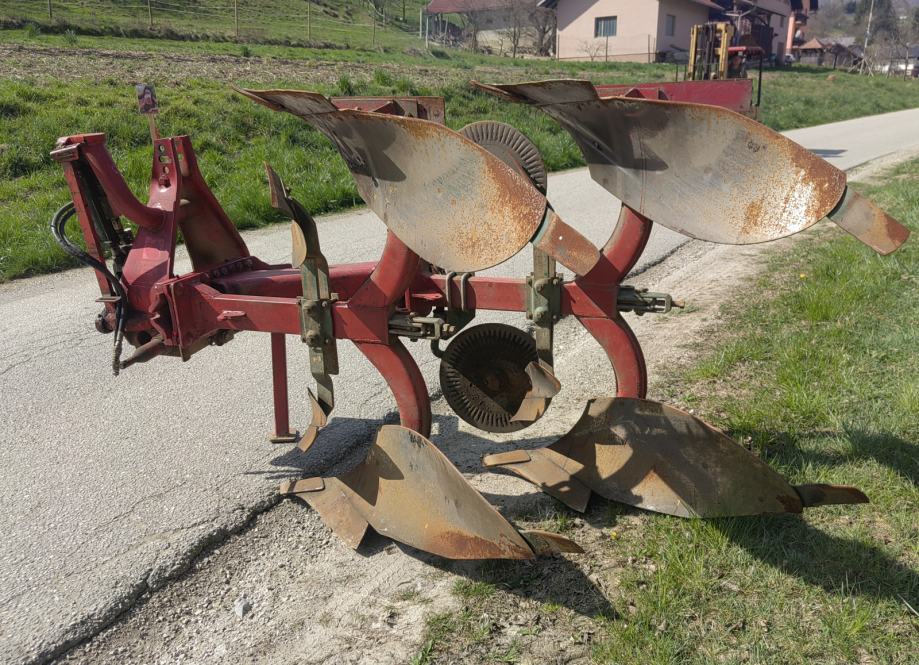 plug-kverneland-slika-217238191