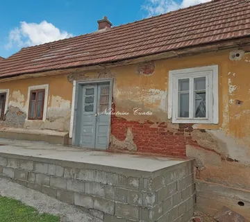 Stara kuća iz 1926. g, za adaptaciju - cover