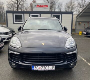 Porsche Cayenne 3,0 V6 TDI automatik - cover