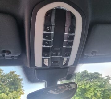 Porsche Cayenne 3,0 V6 TDI - cover