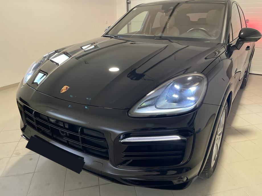 porsche-cayenne-e-hybrid-coupe-platinum-edition-2-seta-pdv-slika-210257486