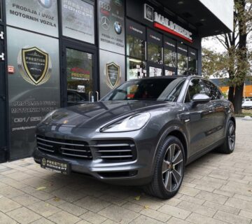 Porsche Cayenne Tiptronic E-Hybrid *E-HYBRID*PANO*2020*ZRAČNI OVJES* - cover