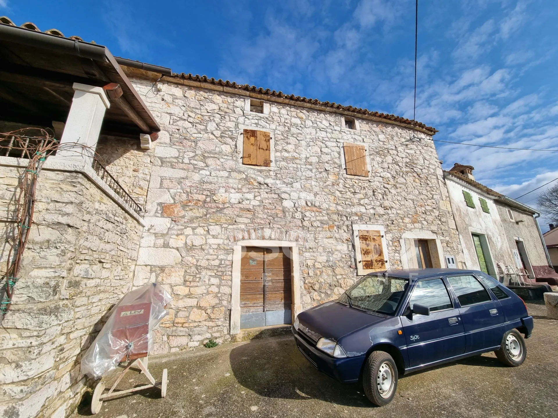 Kuća Prodaja Vižinada 173 m2 - cover