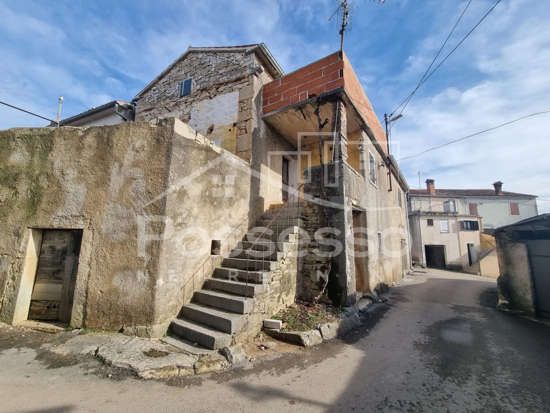 Kuća Prodaja Stari Pazin 200 m2 - cover