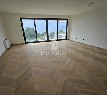 LUKSUZAN STAN 4S + DB, POGLED MORE, GARAŽA - cover