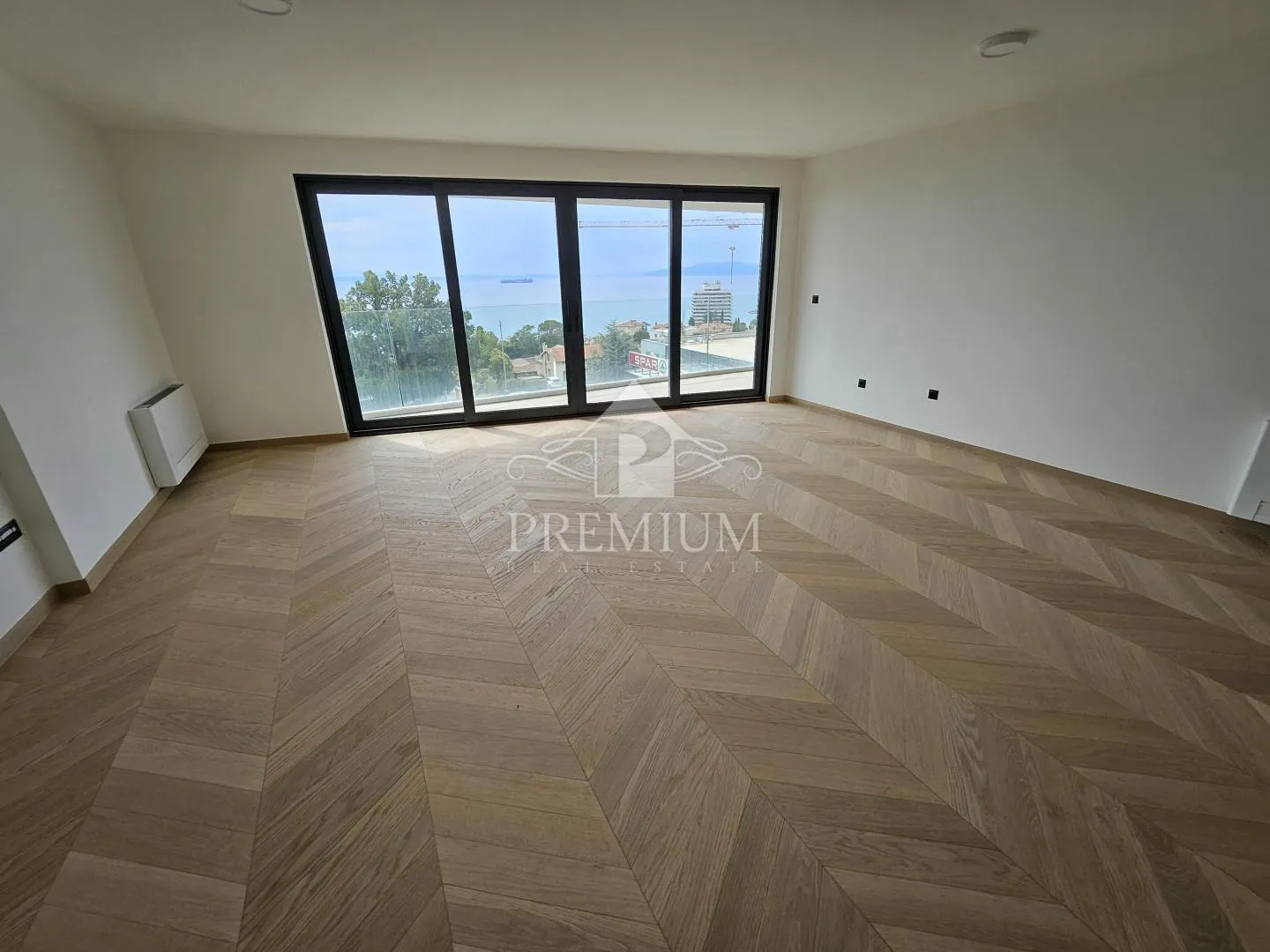 LUKSUZAN STAN 4S + DB, POGLED MORE, GARAŽA - cover