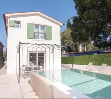 KUĆA S BAZENOM, POGODNA ZA TURIZAM - cover