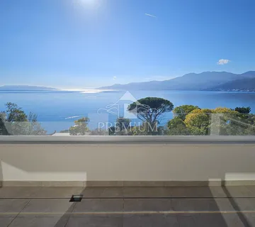 Stan U Novogradnji, Garaža, Lift, Pogled - Rijeka