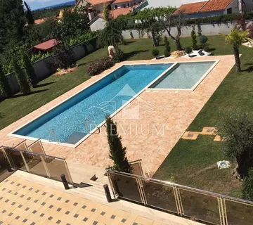 VILA SA DVA BAZENA, VELIKA OKUĆNICA, BLIZINA MORA - cover