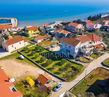 GRAĐEVINSKO ZEMLJIŠTE 998 m2, 50 metara od mora - Dobropoljana, Pašman
