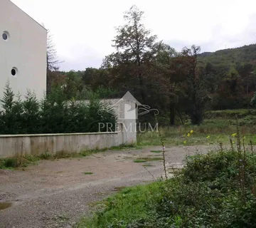 GRAĐEVINSKO ZEMLJIŠTE 1578 m2, MIRNA LOKACIJA - Pobri, Opatija
