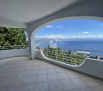 ATRAKTIVAN STAN 170,45 m2, NA JEDINSTVENOJ LOKACIJI, - Opatija