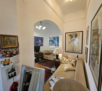 JEDNOSOBNI STAN U STROGOM CENTRU - cover