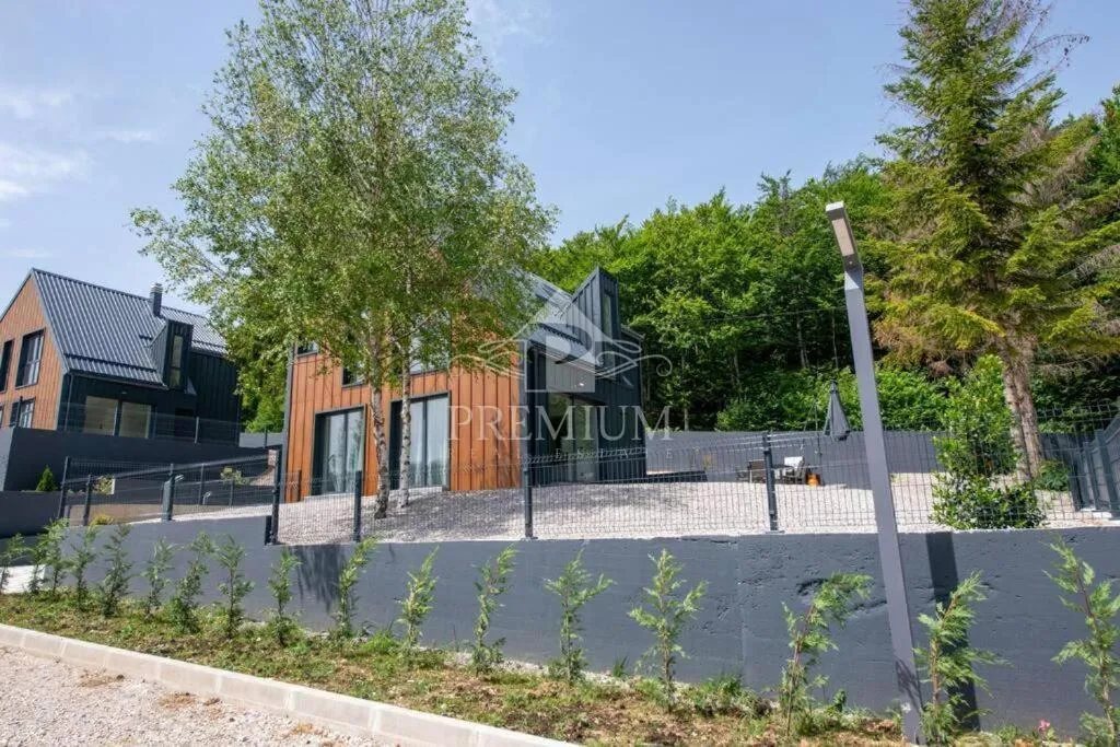 KUĆA ZA ODMOR U SRCU GORSKOG KOTARA - cover