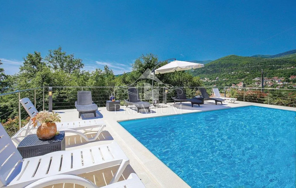 KUĆA S BAZENOM, POGLED MORE - cover