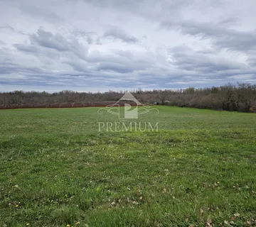 POLJOPRIVREDNO ZEMLJIŠTE BLIZU SELA - cover