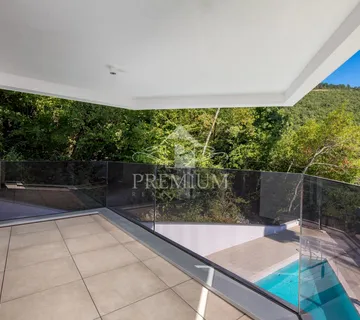 ELITNI STAN SA PREKRASNIM POGLEDOM - cover