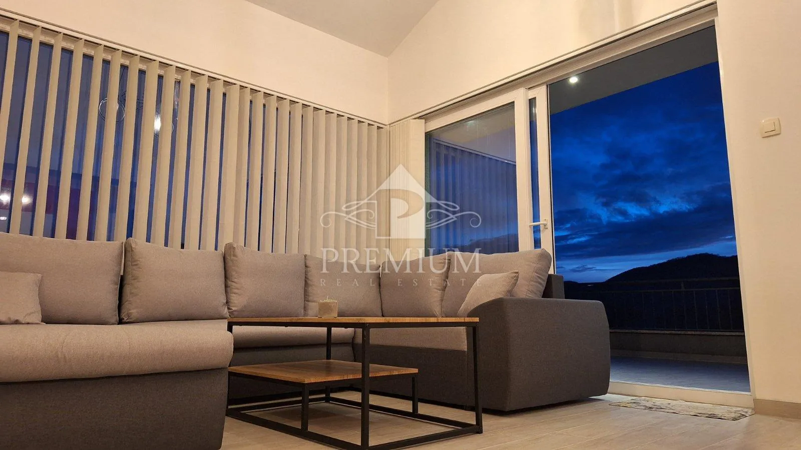 STAN 2S + DB, PARKING - cover