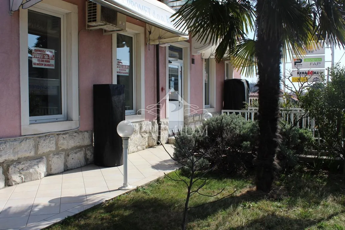 POSLOVNO-STAMBENI OBJEKT NA IZUZETNOJ LOKACIJI - cover