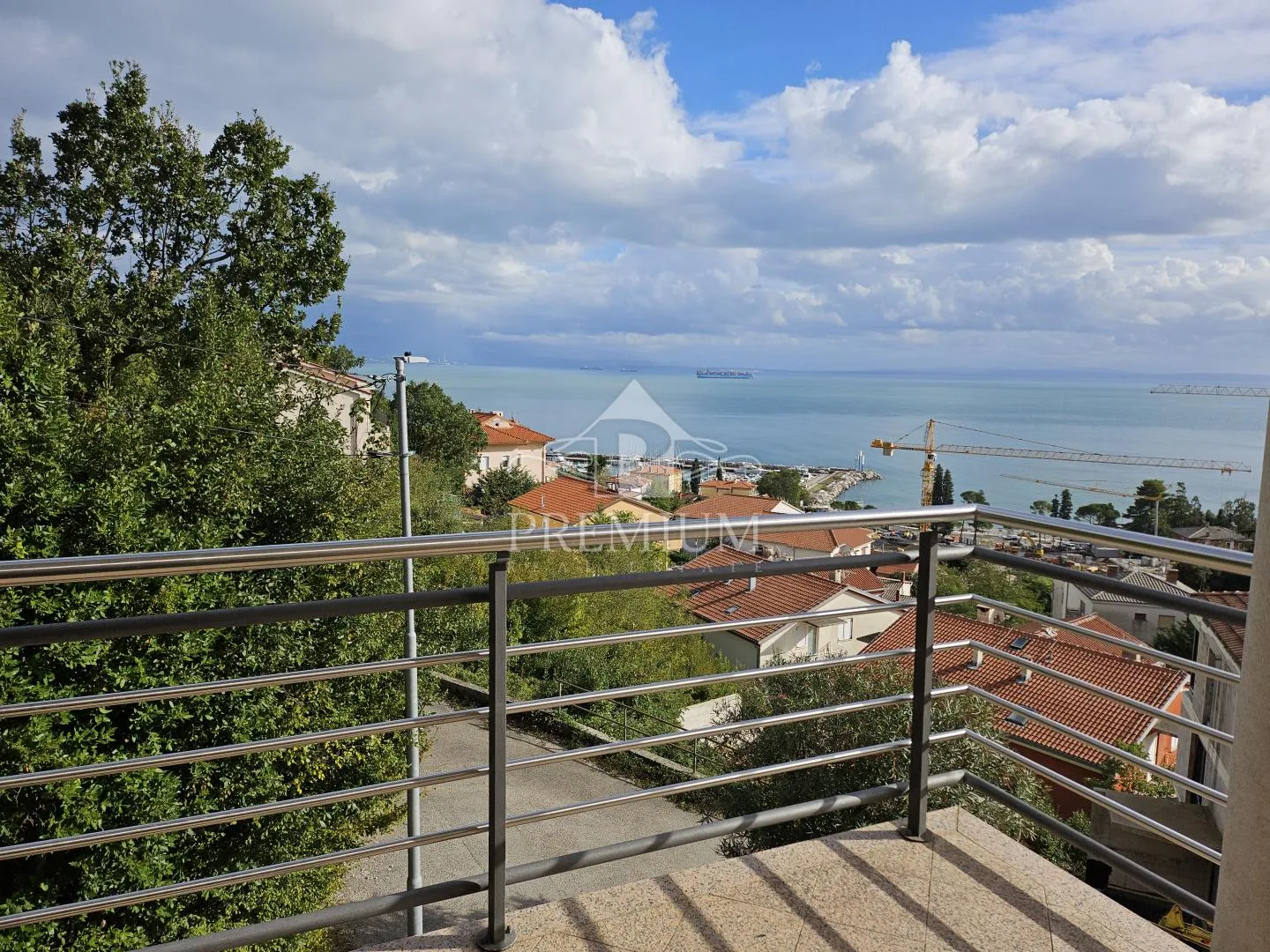 STAN NA MIRNOJ LOKACIJI, POGLED, GARAŽA - cover