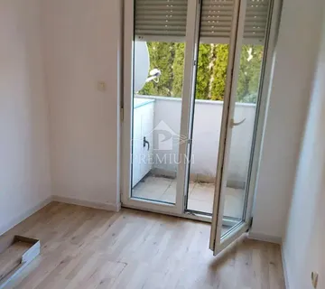 POSLOVNI PROSTOR S VLASTITIM PARKINGOM, DUGOROČNI ZAKUP - cover