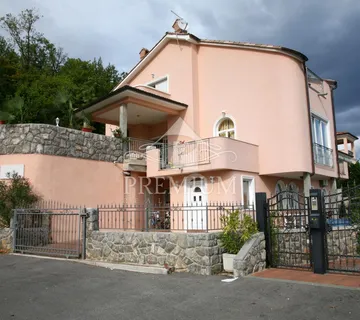 IČIĆI - VILA SA 7 STAMBENIH JEDINICA, BLIZINA MORA - cover