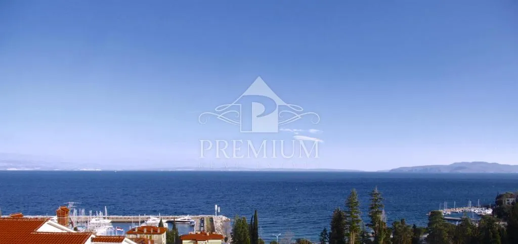 TROETAŽNI STAN 290 m2, BLIZINA MORA, POGLED,GARAŽA - cover