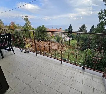 STAN SA PARKINGOM NA MIRNOJ LOKACIJI - cover