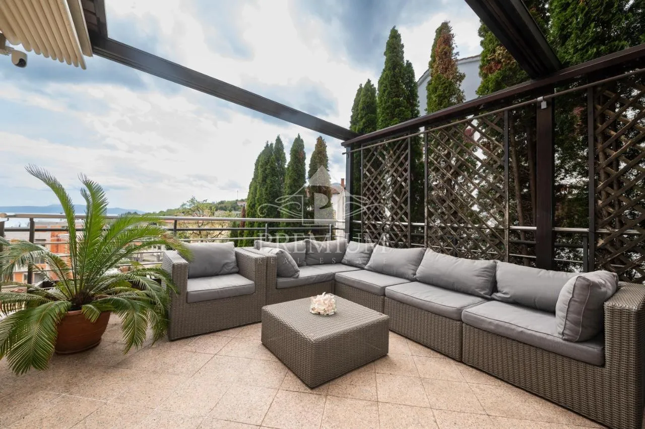 STAN SA PREKRASNIM POGLEDOM, BLIZINA MORA, MIRNA LOKACIJA - cover