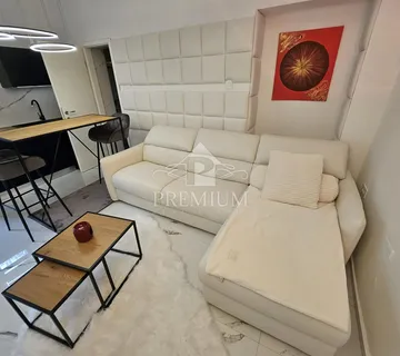 STUDIO APARTMAN, BLIZINA MORA I CENTRA - cover