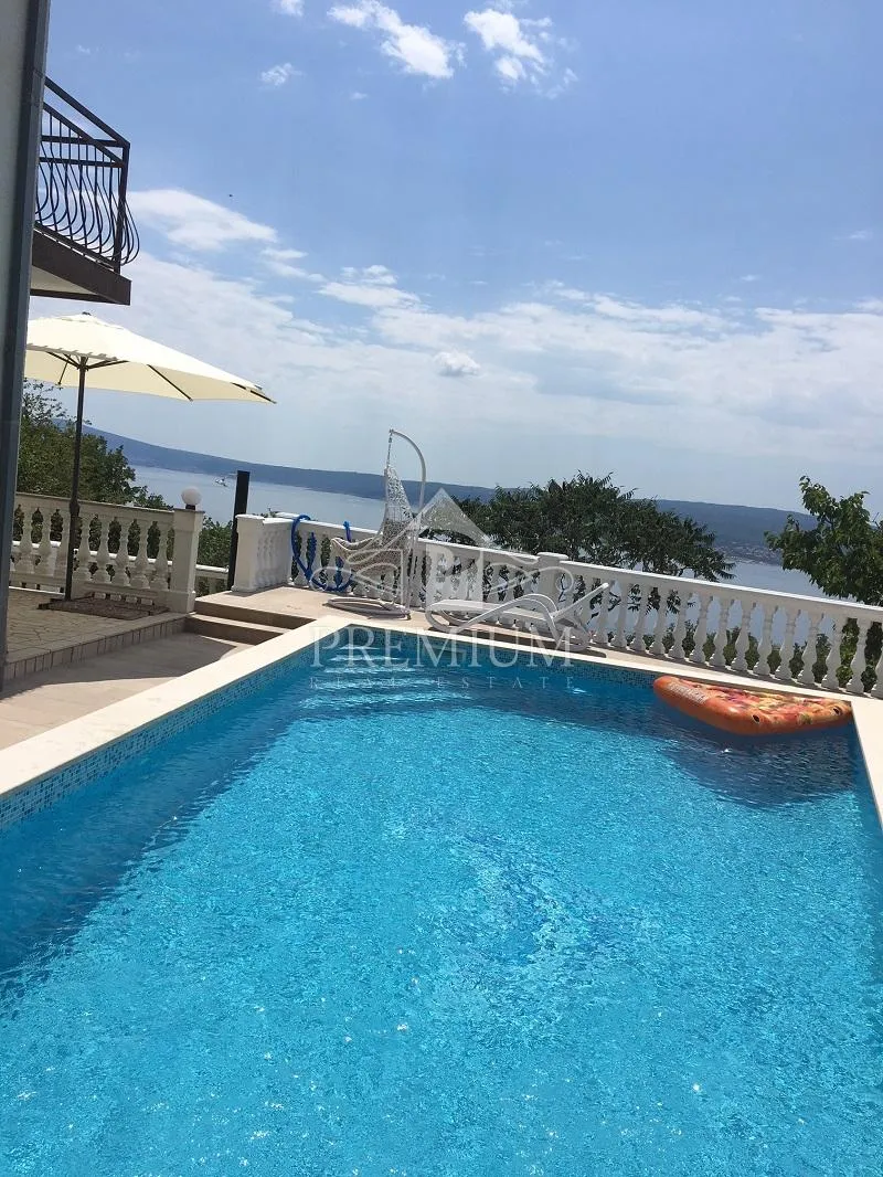 KUĆA SA BAZENOM I OKUĆNICOM, BLIZINA MORA - cover