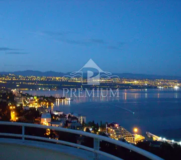 ATRAKTIVAN DVOETAŽAN STAN NA JEDINSTVENOJ LOKACIJI - cover